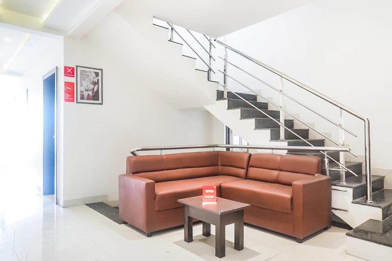 Oyo 15741 Z Inn Phursungi Kültér fotó