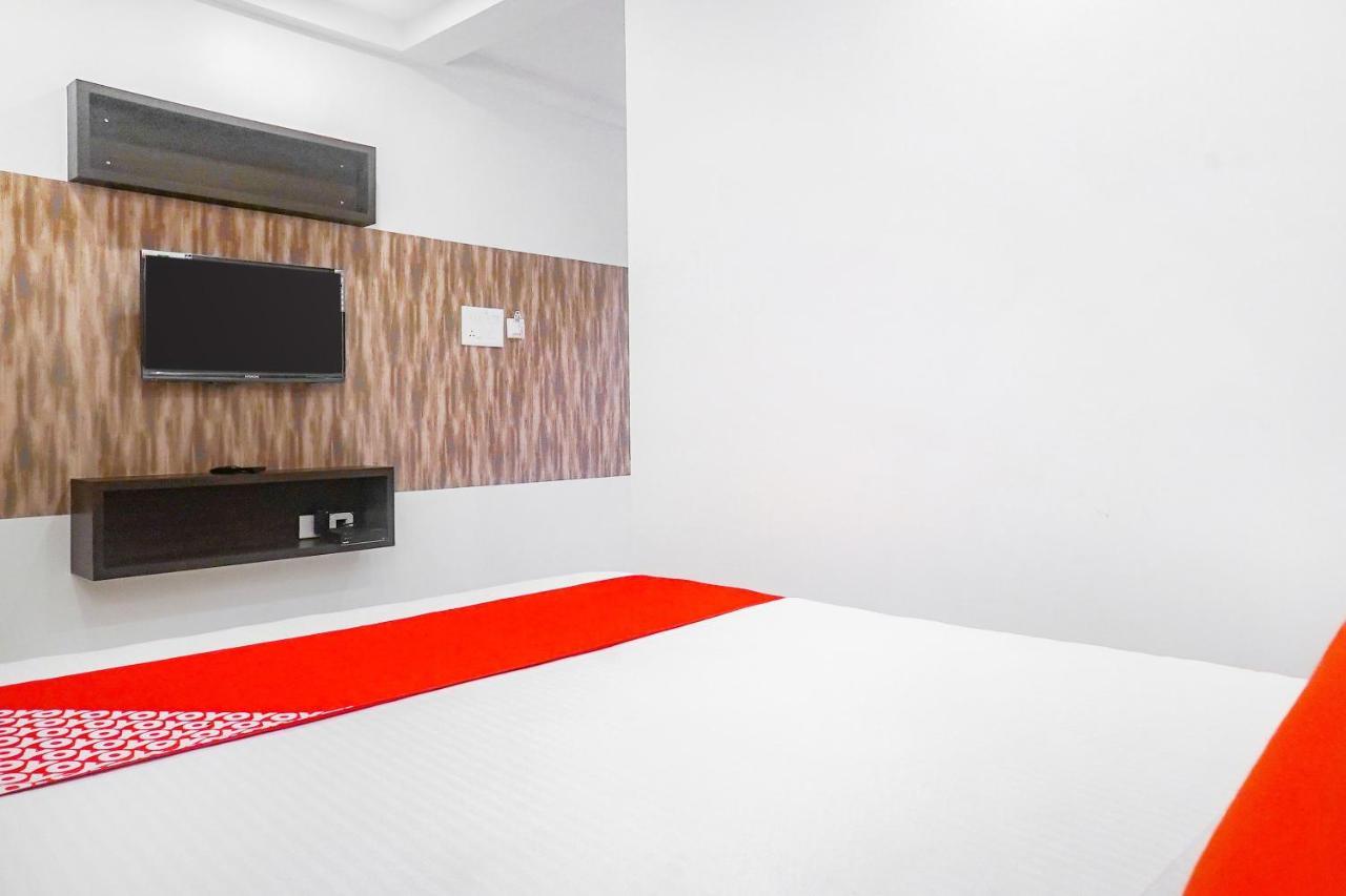 Oyo 15741 Z Inn Phursungi Kültér fotó